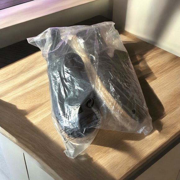 NWT Black Slip-On Espadrille Loafer Shoes Size 40 (US 8.5) - Picture 2 of 6